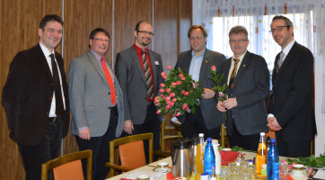 Als kleines Dankeschön für die geleistete Arbeit gab es Rosen – passend zum Valentinstag – für die Mitarbeiterinnen des Hauses.